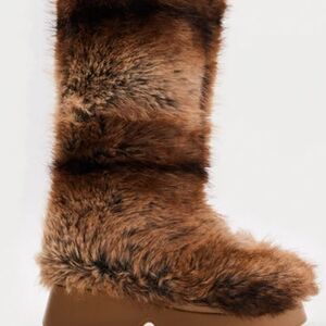 Fashion Nova Brown Faux Fur Winter Boots